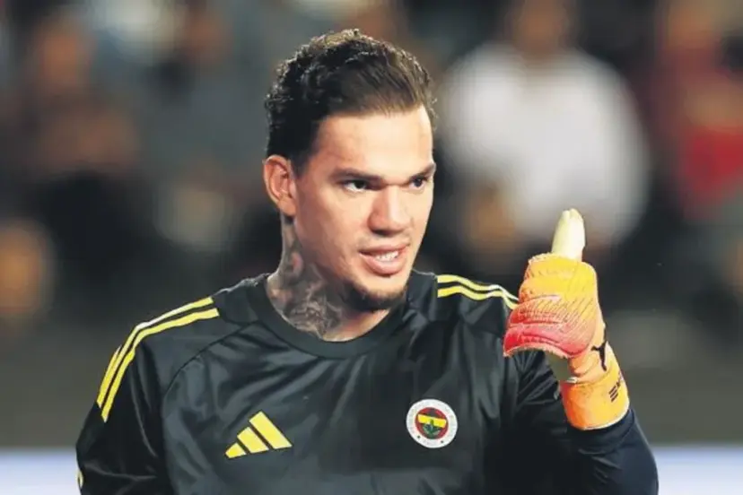 Ederson bombası!