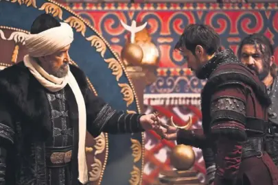 ‘Orhan Bey’ posta oturdu izleyici ekrana kilitlendi