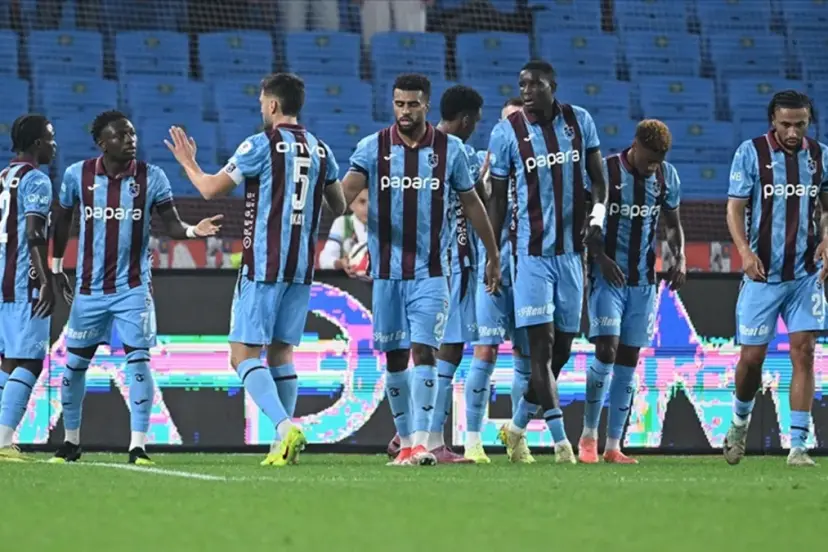 RAMS BAŞAKŞEHİR TRABZONSPOR CANLI | Trabzonspor, Rams Başakşehir deplasmanında! İlk yarı oynanıyor...