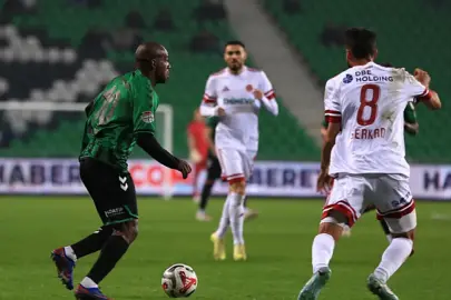 Sakaryaspor - Ümraniyespor maçında kazanan yok!