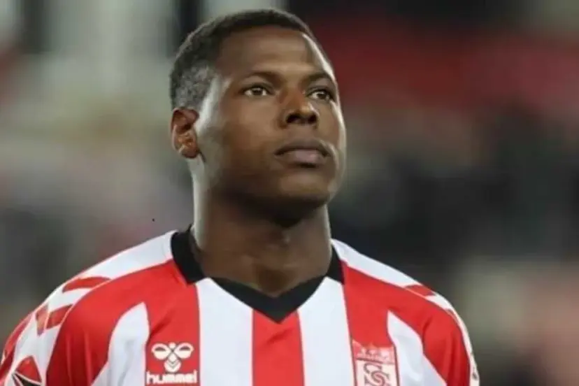 Sivassporlu futbolcu kaçtı, sosyal medya karıştı