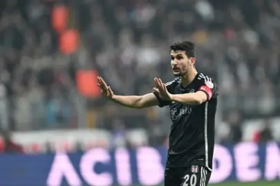 Beşiktaş'ta Necip Uysal'dan emeklilik açıklaması!