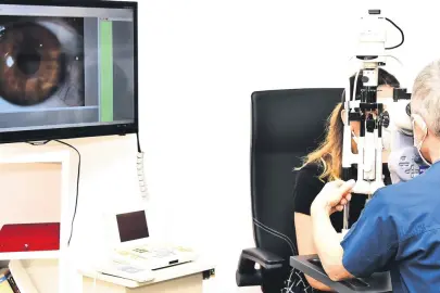 Dikişsiz kornea nakli