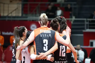 Eczacıbaşı, Olympiakos'a kaybetti