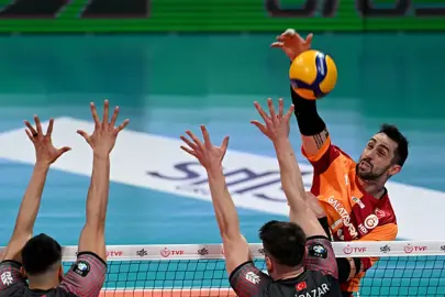 Efeler Ligi: Galatasaray evinde mağlup!