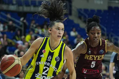 Fenerbahçe Opet, Umana Reyer'i farklı geçti