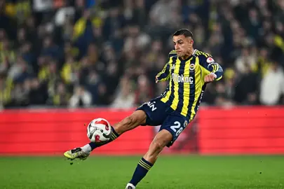 Fenerbahçe'de Bartuğ Elmaz derbide sakatlandı!