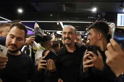 Fenerbahçe’nin efsane futbolcuları derbi öncesi bir araya geldi