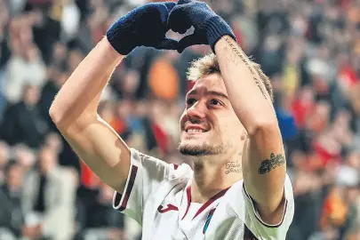 Muçi fırtına kopardı!