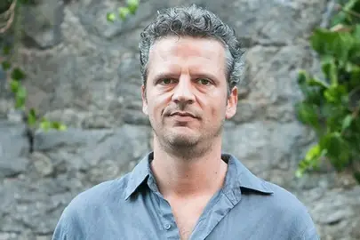 Ödüllü yönetmene silahlı saldırı