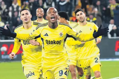 Samba yapıyor zirveye koşuyor