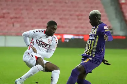 Samsunspor evinde Eyüpspor'u 2 golle geçti