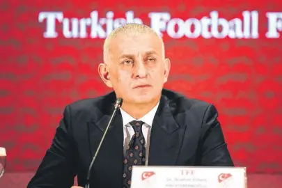 TFF Başkanı Hacıosmanoğlu, ABD dönüşü sert mesajlar verdi: Karşımızda kuzu kamera önünde aslan yavrusu!