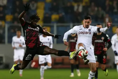 Trabzonspor’da Stefan Savic şoku! Maça devam edemedi