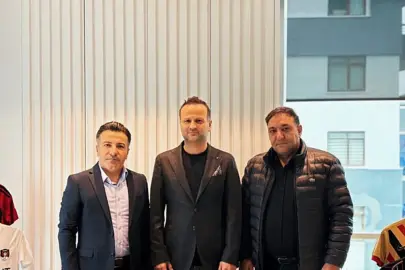 Vanspor, Osman Zeki Korkmaz ile anlaştı