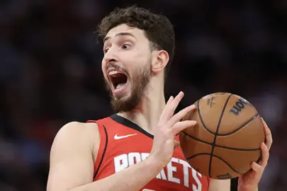 Alperen Şengün'den,Spurs karşısında 20 sayı, 13 ribaund, 9 asist