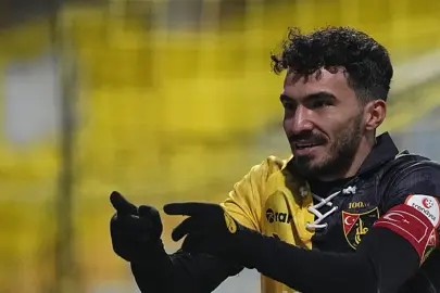 İstanbulspor'un kaptanı Emir Kaan Gültekin, Bursaspor'a transfer oldu