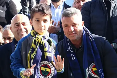 Kütüphane açtı
