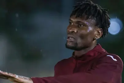 Trabzonspor'da Chibuike Nwaiwu ilk antrenmanına çıktı!