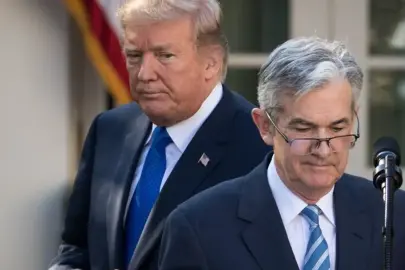 Trump Powell kavgası büyüyor
