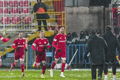 Ümraniyespor, Serik Spor’u 5 golle geçti!