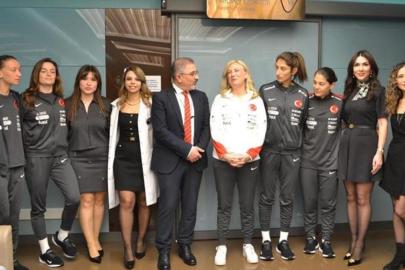 A Milli Kadın Futbol Takımı’ndan anlamlı ziyaret