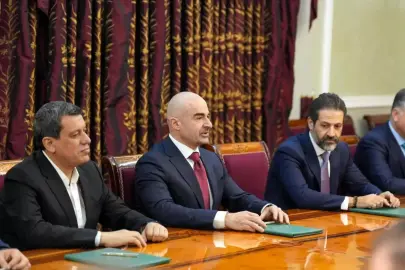 ABD'nin Suriye Özel Temsilcisi Barrack, terör örgütü SDG elebaşı Mazlum Abdi ile görüştü