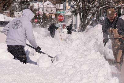 ABD'deki kar fırtınası hayatı durma noktasına getirdi
