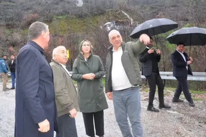 AK Partili Çankırı çöken Ödemiş-Turgutlu yolunda incelemede bulundu
