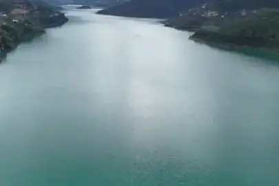 Alanya'da tam doluluğa ulaşan Dim Barajı'ndan su tahliyesi yapıldı