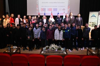 Antalya'da devlet himayesindeki gençlere yönelik çalıştay düzenlendi