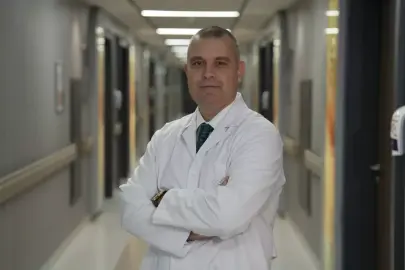 'Karanlıkta telefon kullanımı miyopiyi hızlandırıyor'