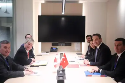 Bakan Bayraktar, Kanada Enerji Bakanı Hodgson ile görüştü