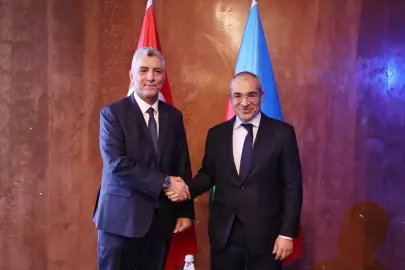 Bakan Bolat, Azerbaycan Ekonomi Bakanı Cabbarov ile bir araya geldi