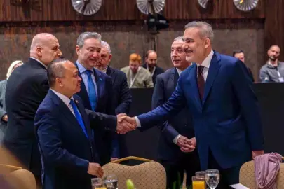 Bakan Fidan, İİT üyesi ve gözlemcisi ülkelerin büyükelçileriyle iftarda bir araya geldi