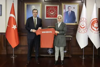 Bakan Göktaş, Türkiye Espor Federasyonu Başkanı Özdemir'i kabul etti