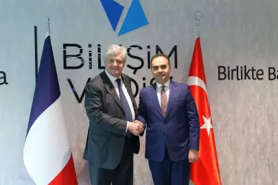 Bakan Kacır, Fransa Dış Ticaret Bakanı Forissier ile görüştü