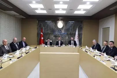 Bakan Kacır, iftarda OSB başkanlarıyla bir araya geldi