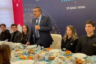 Bakan Tekin: 168 kişinin imzaladığı metinle ilgili suç duyurusunda bulunacağız