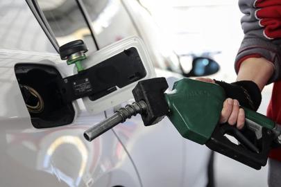 Benzine zam geliyor