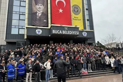 Buca Belediyesi işçileri ödenmeyen ücretleri nedeniyle iş bıraktı