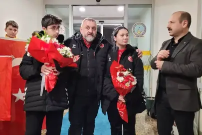Bulgaristan'daki şampiyonada altın madalya kazanan milli atıcı, Samsun'a döndü