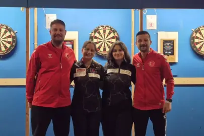 Denizlili dartçılar Hollanda'da tarih yazdı