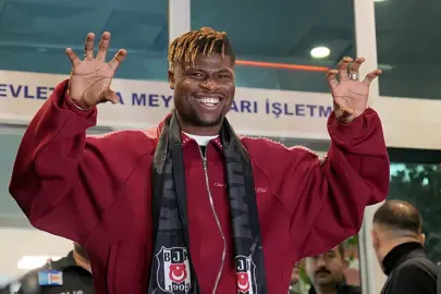 Emmanuel Agbadou: "Beşiktaş'la kupalar kazanmak istiyorum"