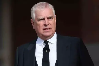 Epstein bağlantısı nedeniyle gözaltına alınmıştı! İngiltere'de eski Prens Andrew'un taht sırasından çıkarılabileceği iddiası