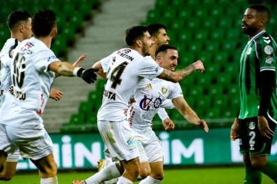 Erzurum kapanışı tek golle yaptı, zirve takibini sürdürdü... Sakaryaspor - Erzurumpor FK maç sonucu 0-1