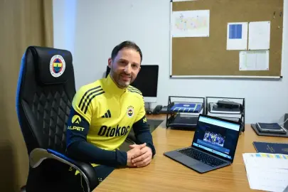 Fenerbahçe Teknik Direktörü Tedesco, AA'nın "Yılın Kareleri" oylamasına katıldı