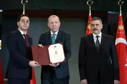 Gercüş Kaymakamı Muhammed Öztaş'a Cumhurbaşkanlığı Külliyesinde anlamlı ödül