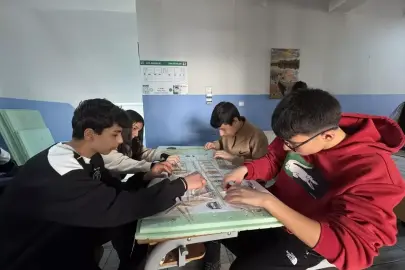 Hakkari'de öğrenciler model uçak eğitimiyle havacılığa ilk adımı atıyor