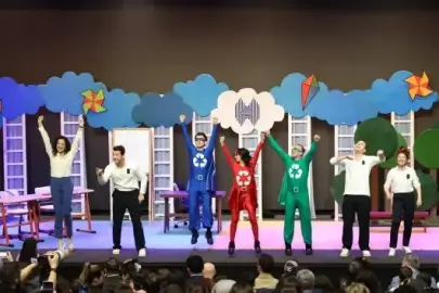 Halkbank Çocuk Tiyatrosu turnede: Tasarrufun süper gücü sahneye çıkıyor